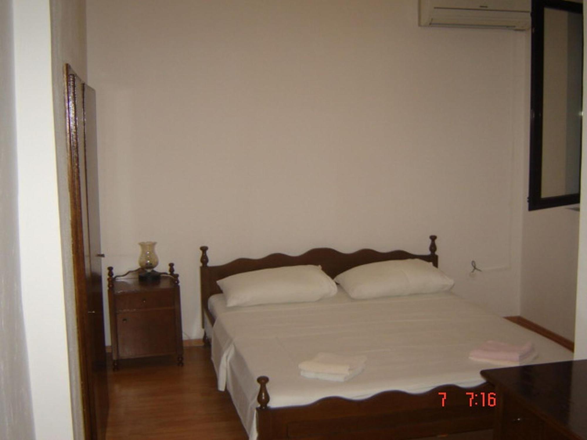 Apartments "Villa Mungos" Sobra Quarto foto